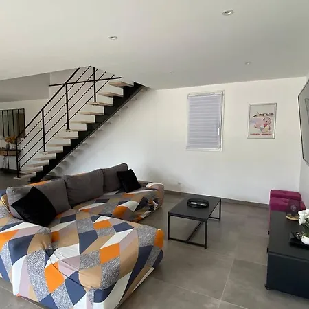 Maison De 200 M2, 5 Minutes A Pieds De La De Luzeronde 度假居 *