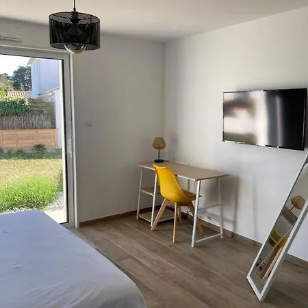 Maison De 200 M2, 5 Minutes A Pieds De La De Luzeronde *